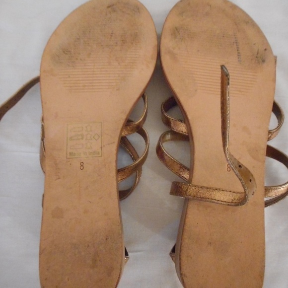 EUC Bronze Womens Size 8 Sandal 1 1/4" heel - Picture 5 of 5